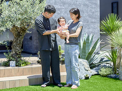 エデンホームに外構の施工を依頼したご家族のお写真