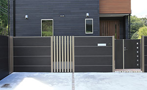 エバーアートボード®フェンス 住まいの目かくイメージ